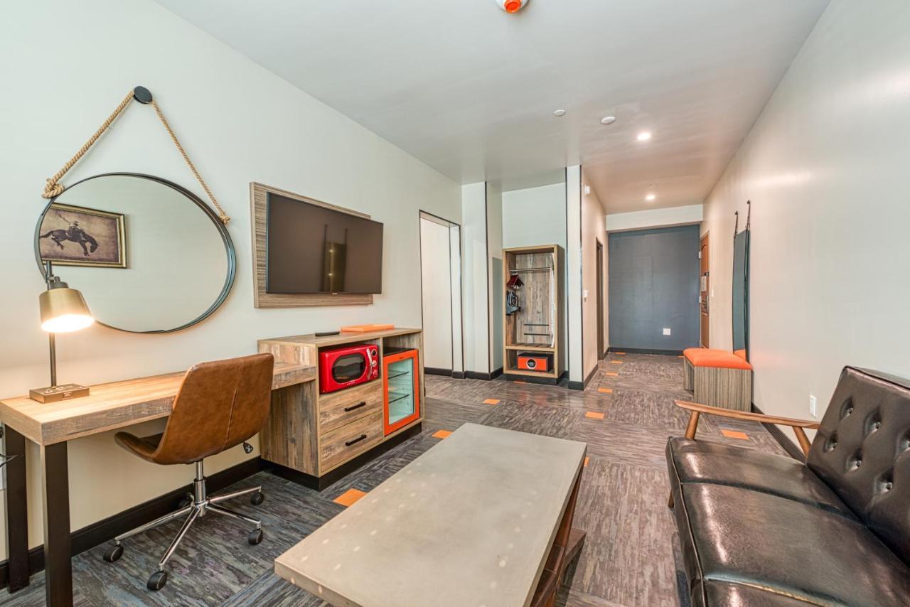 Hotel Lexen Newhall & Santa Clarita - Near Six Flags Magic Mountain Ngoại thất bức ảnh